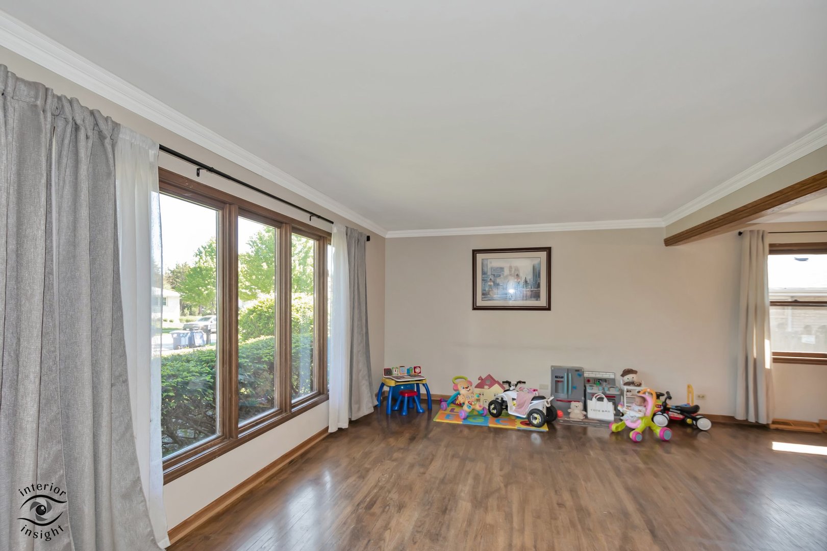 825 Walnut Drive, Darien, IL 60561