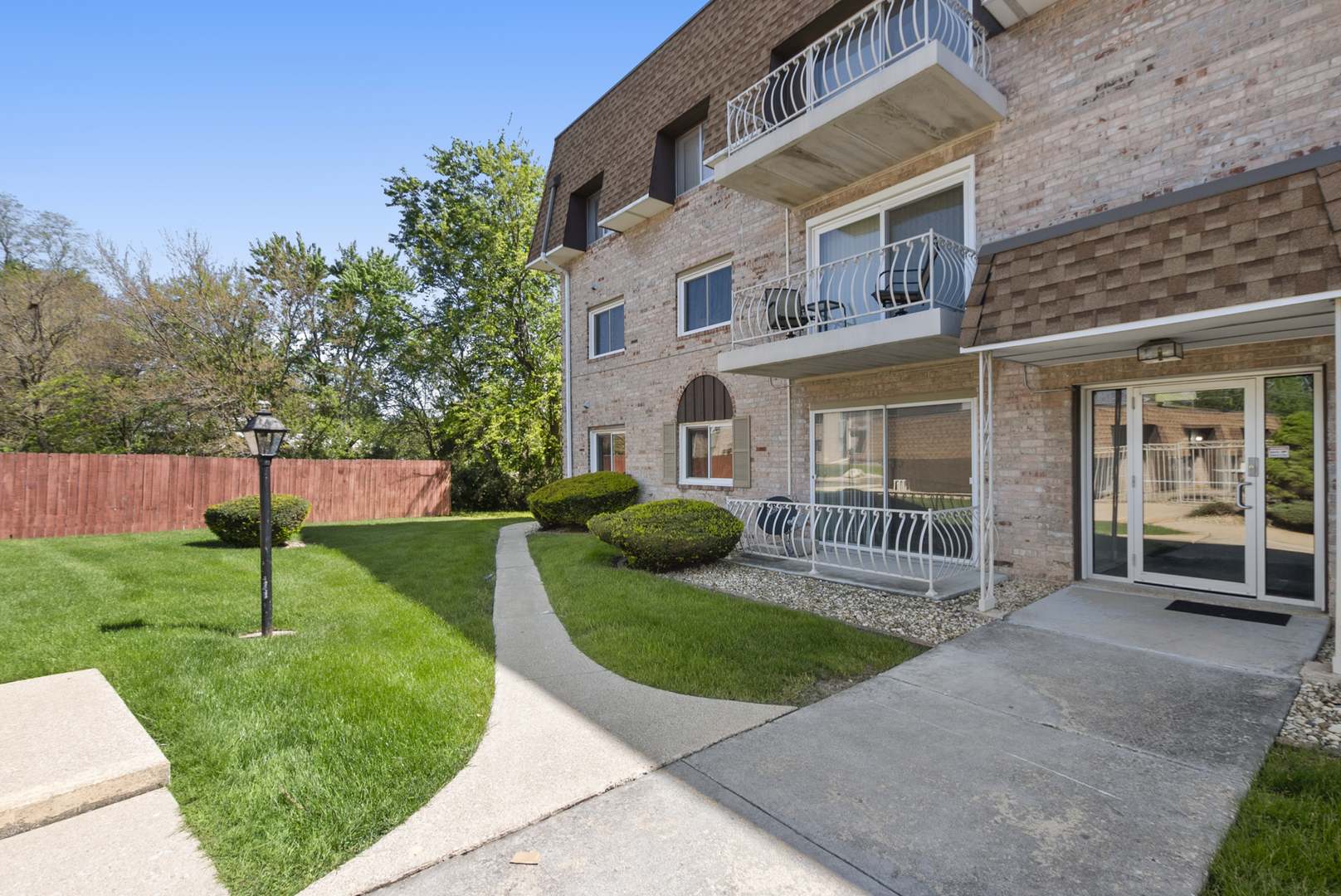 3240 N Manor Drive #130, Lansing, IL 60438