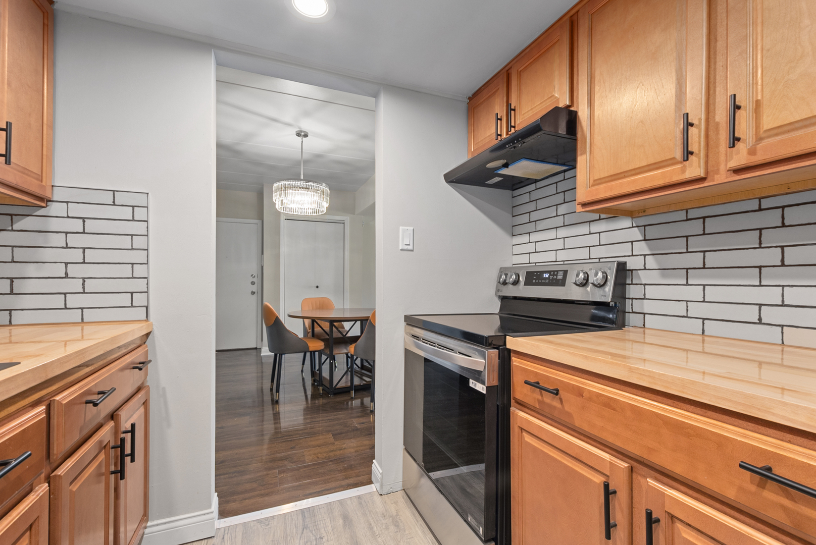 3240 N Manor Drive #130, Lansing, IL 60438