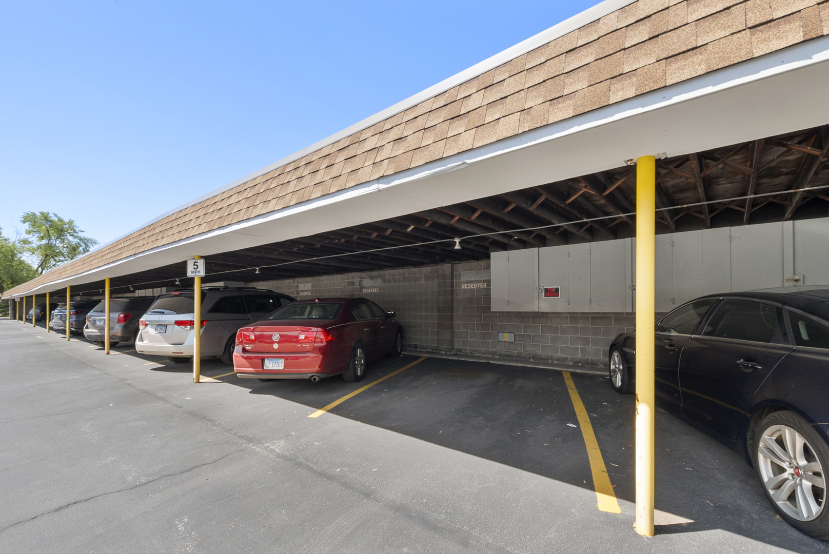 3240 N Manor Drive #130, Lansing, IL 60438