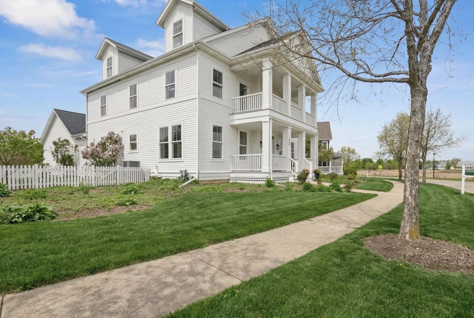 860 Blazing Star Road, Grayslake, IL 60030