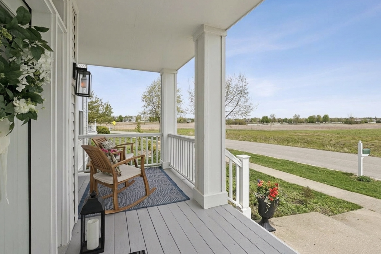 860 Blazing Star Road, Grayslake, IL 60030