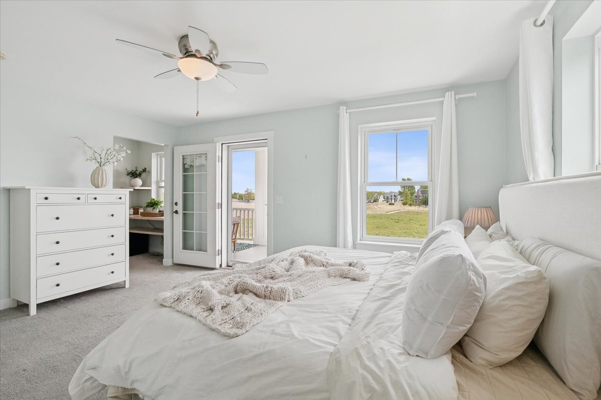 860 Blazing Star Road, Grayslake, IL 60030