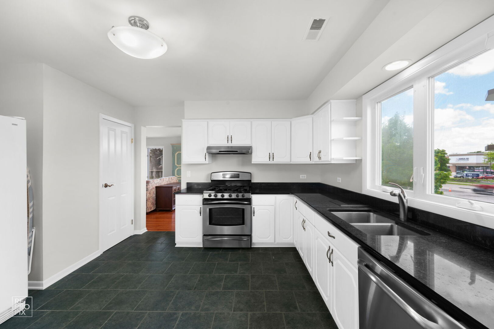 840 N Center Street, Naperville, IL 60563