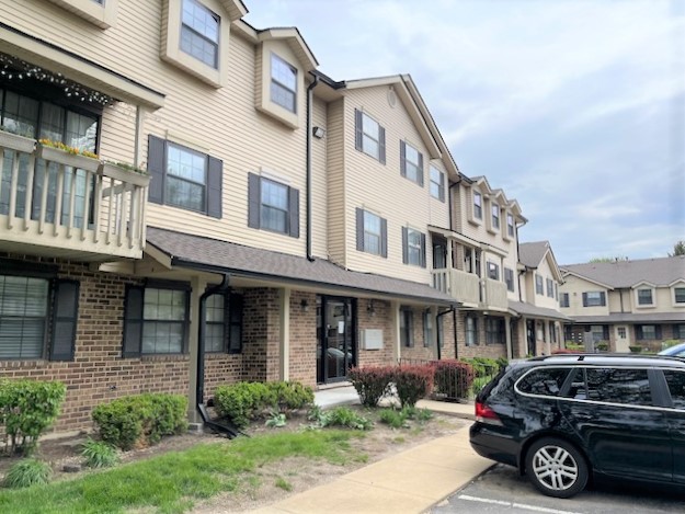 1486 W Jefferson Avenue #F, Naperville, IL 60540