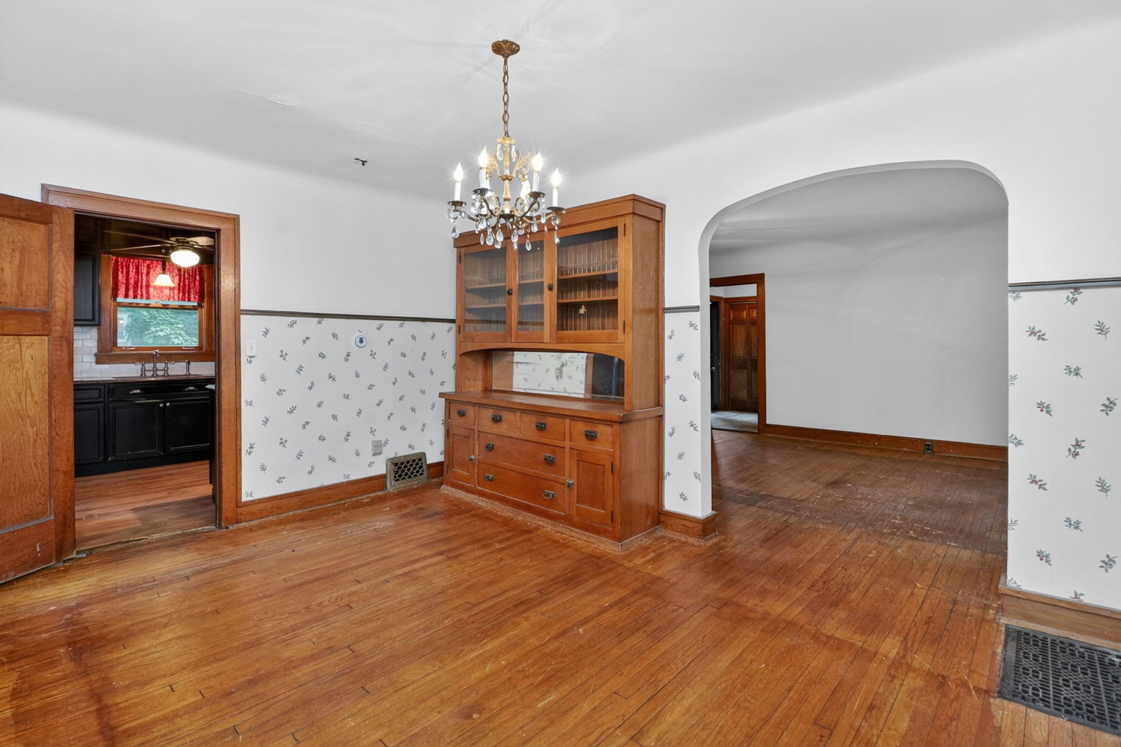 330 N Main Street, Glen Ellyn, IL 60137