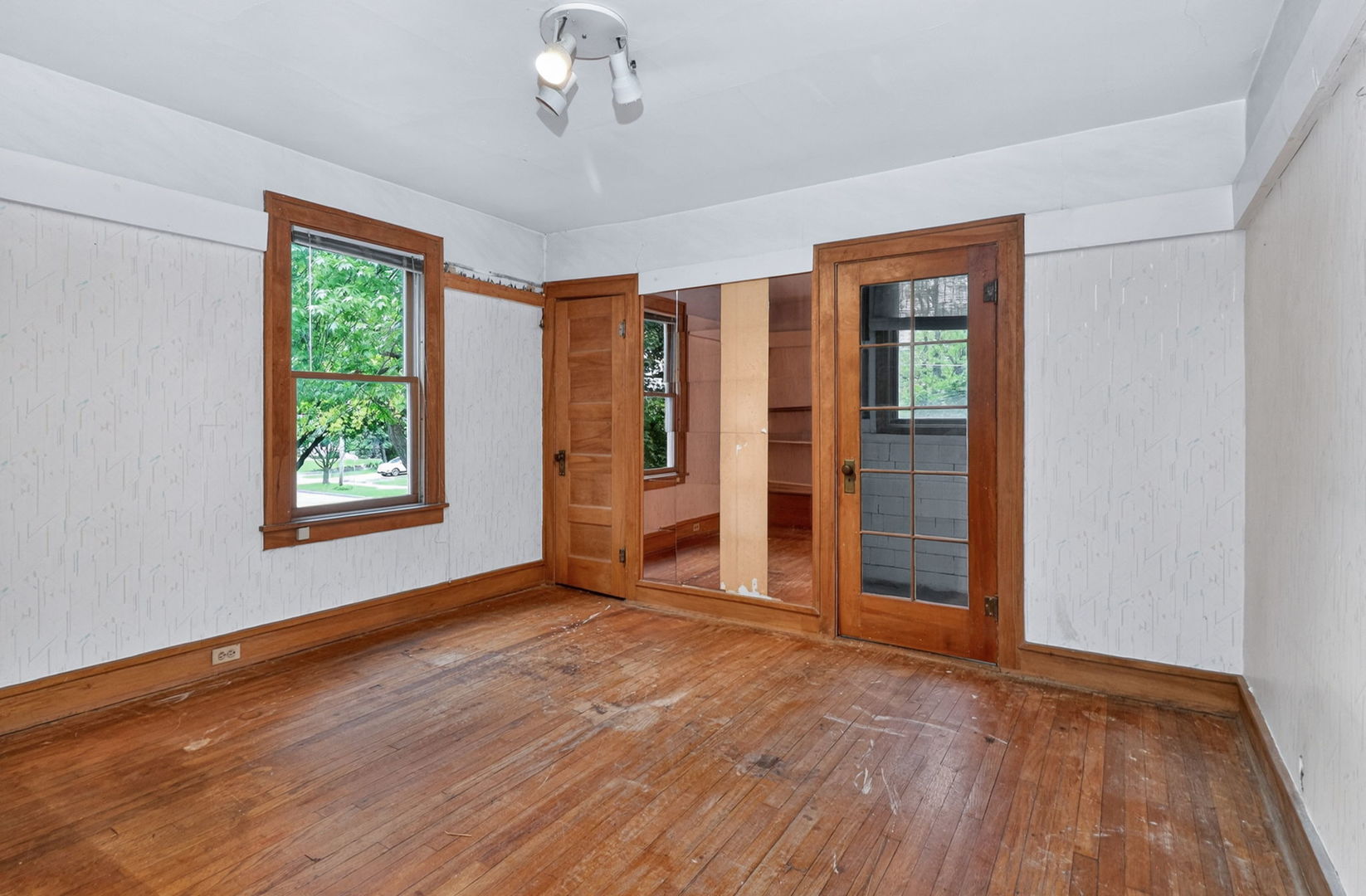 330 N Main Street, Glen Ellyn, IL 60137