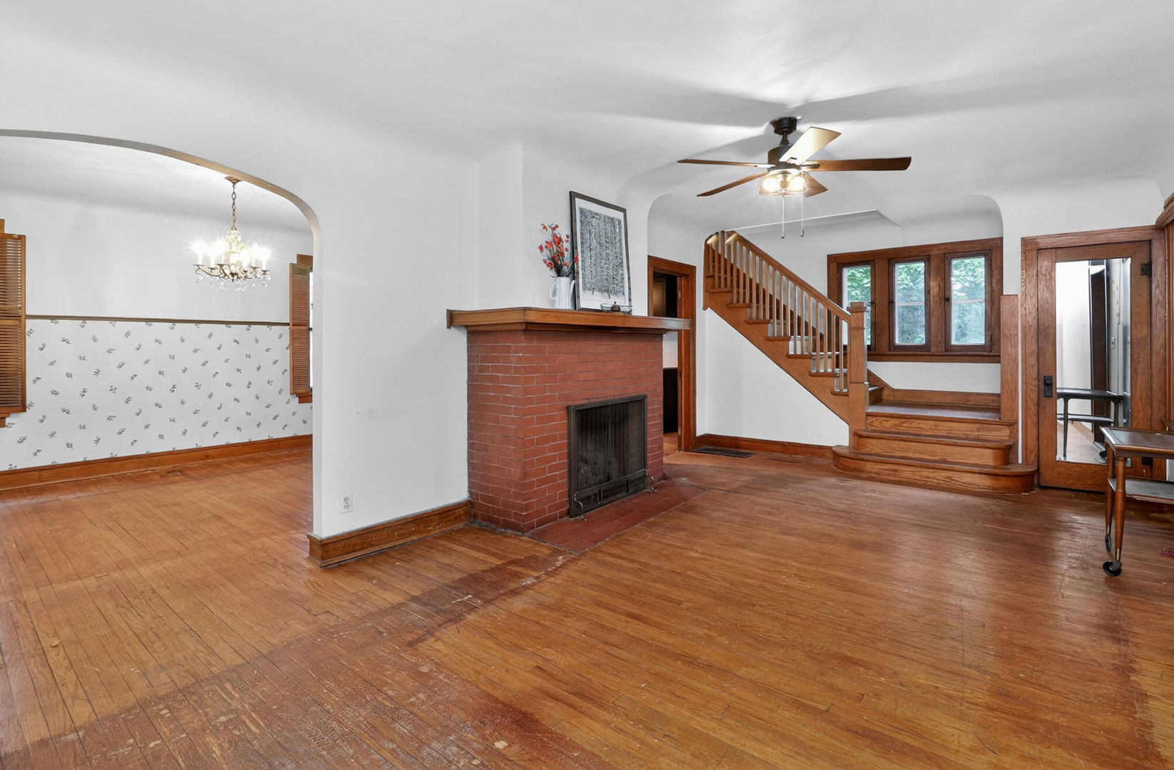 330 N Main Street, Glen Ellyn, IL 60137
