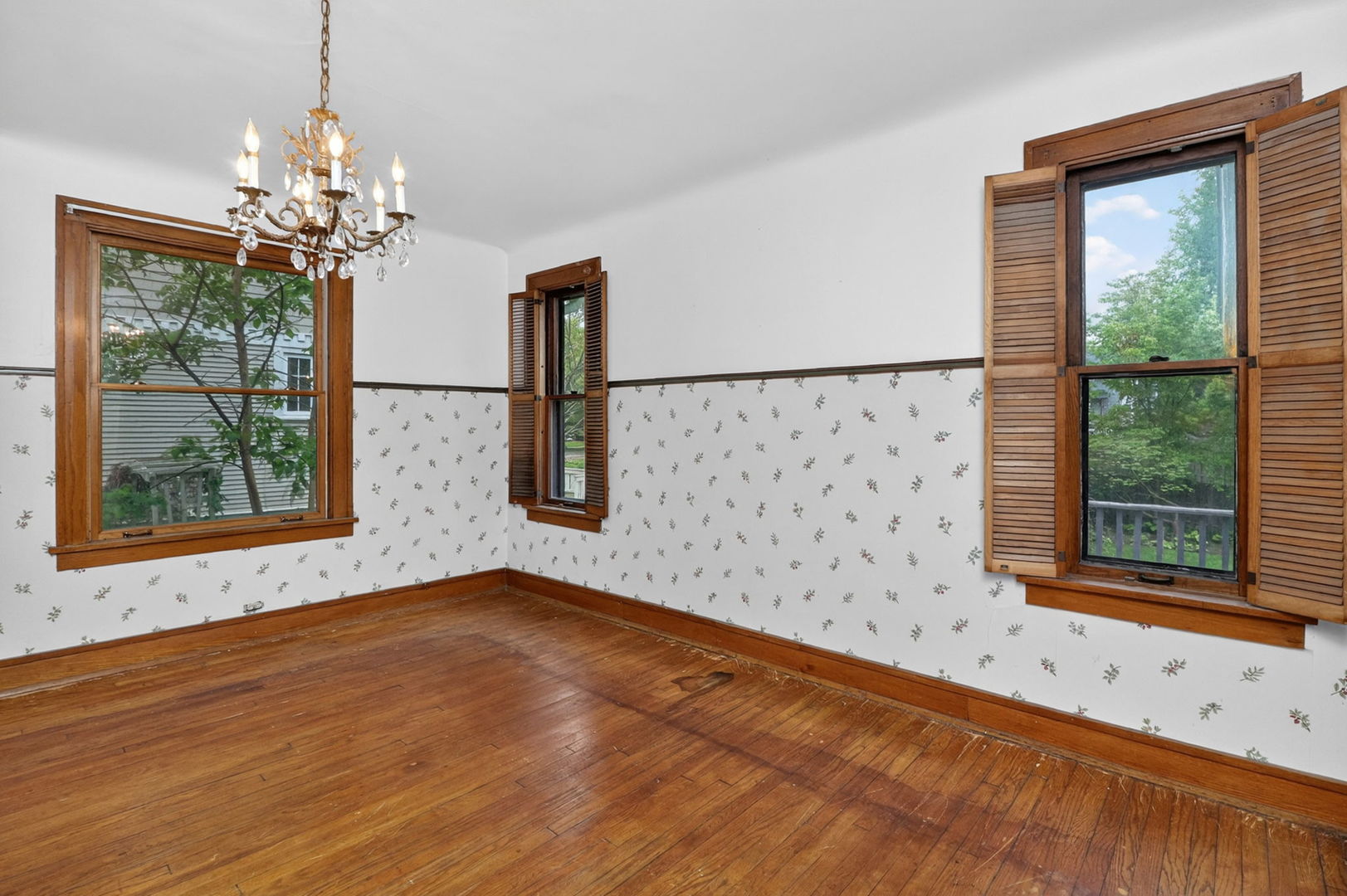 330 N Main Street, Glen Ellyn, IL 60137