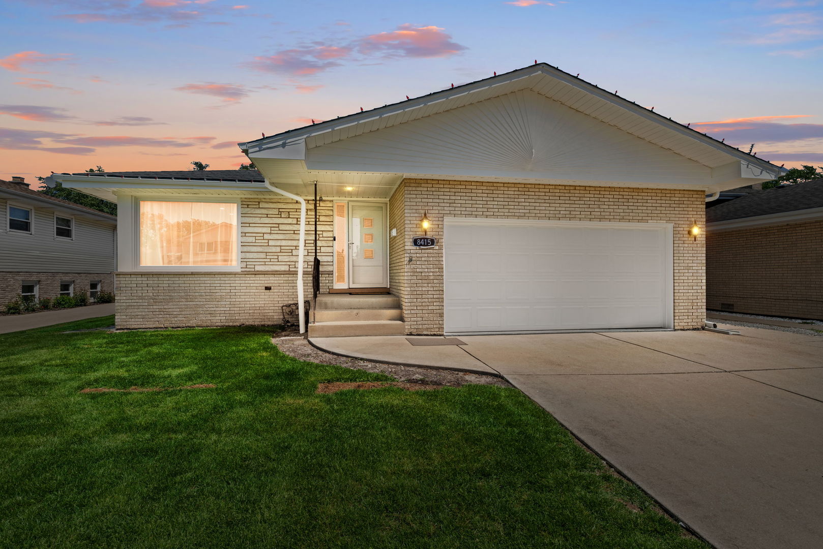 8415 N Clifton Avenue, Niles, IL 60714