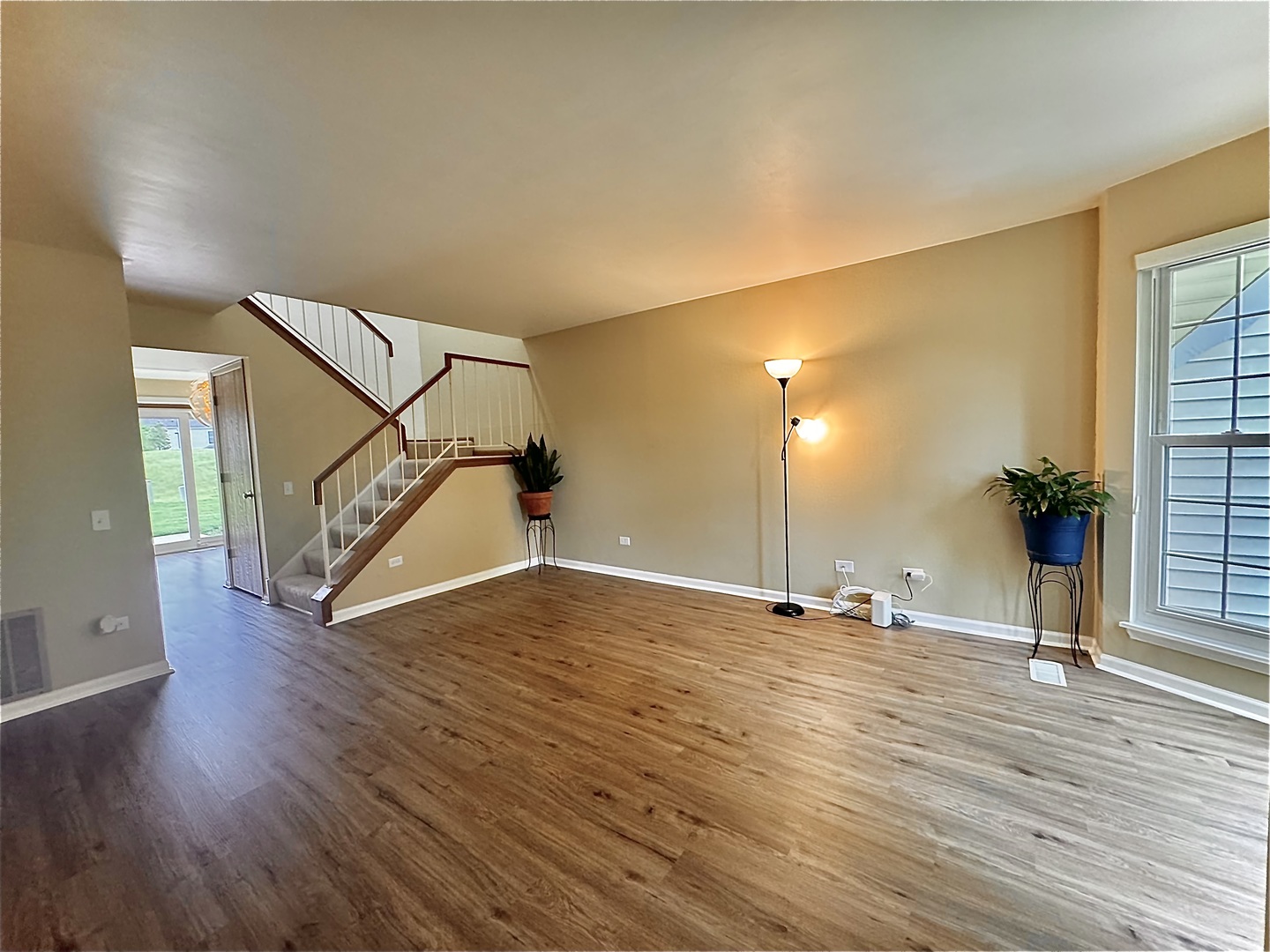 20 N Oltendorf Road, Streamwood, IL 60107