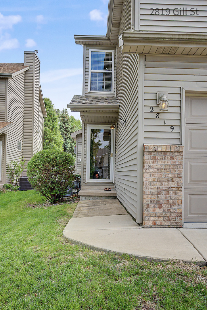 2819 Gill Street, Bloomington, IL 61704