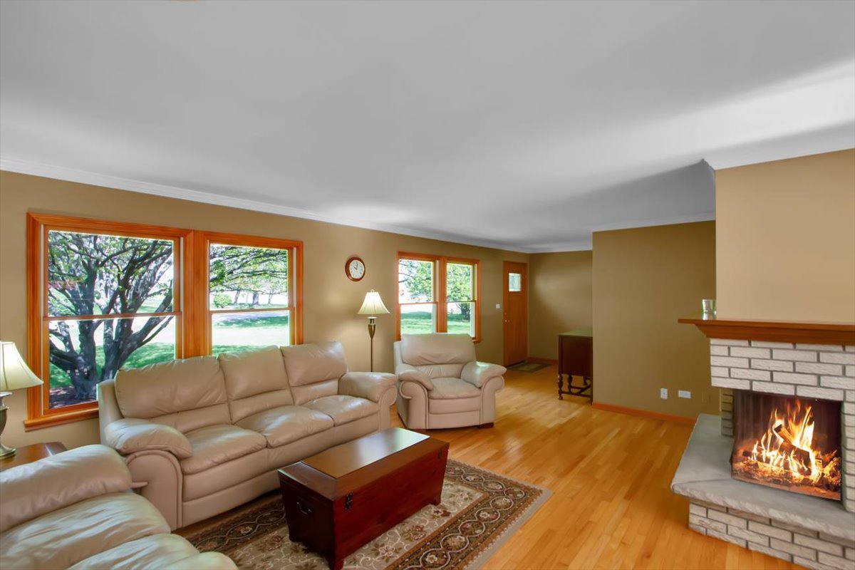 31471 N Ranch Road, Grayslake, IL 60030