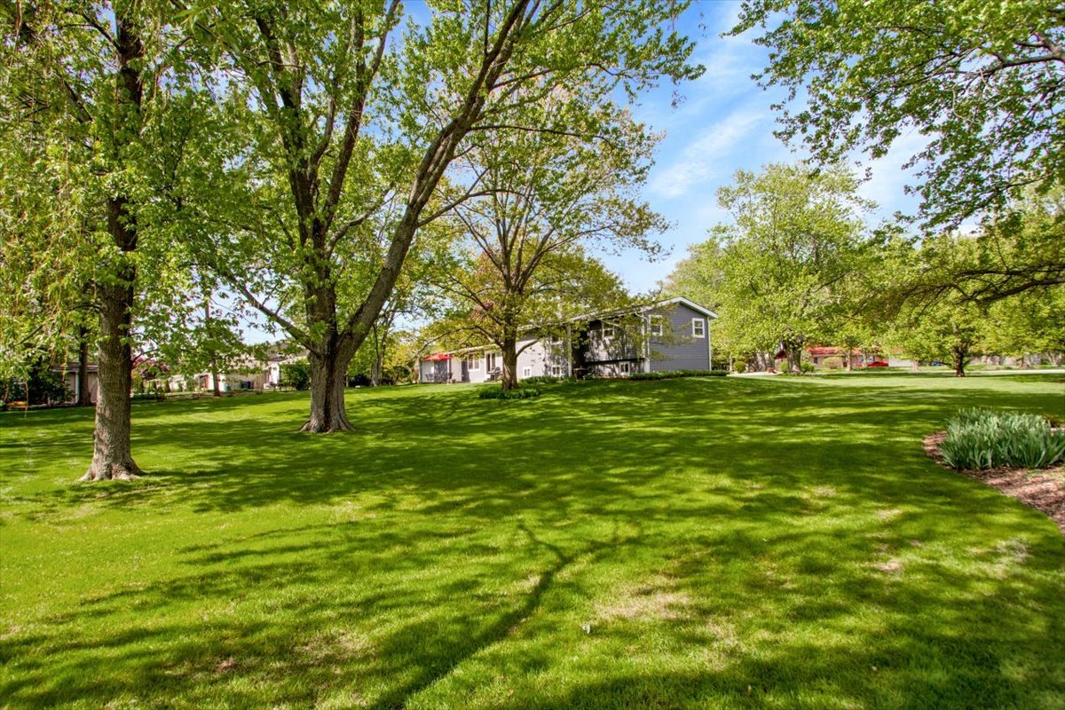 31471 N Ranch Road, Grayslake, IL 60030