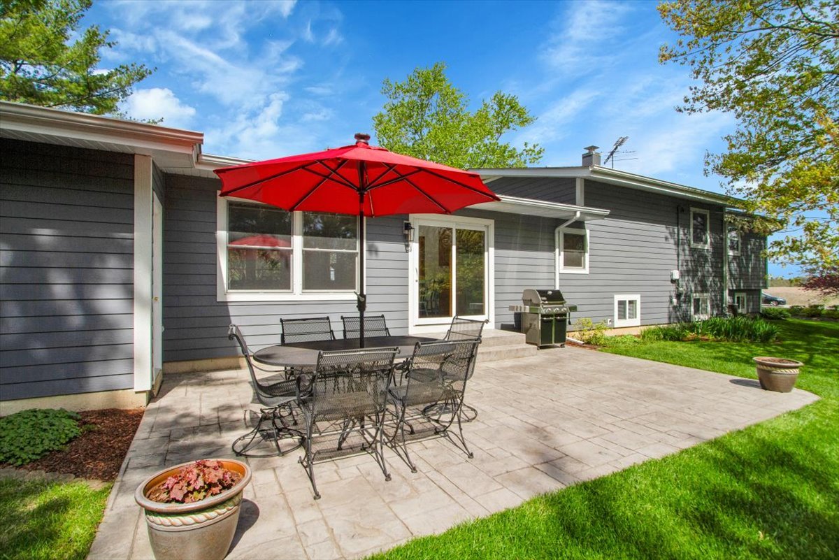 31471 N Ranch Road, Grayslake, IL 60030