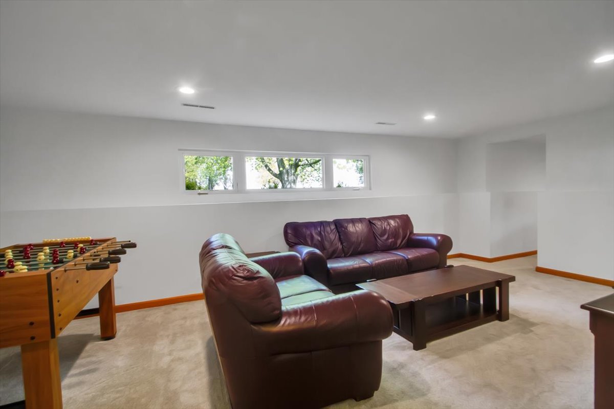31471 N Ranch Road, Grayslake, IL 60030