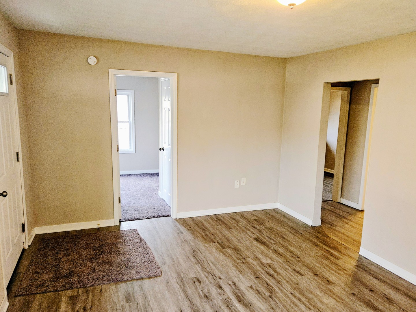1320 S 13th Street, Pekin, IL 61554