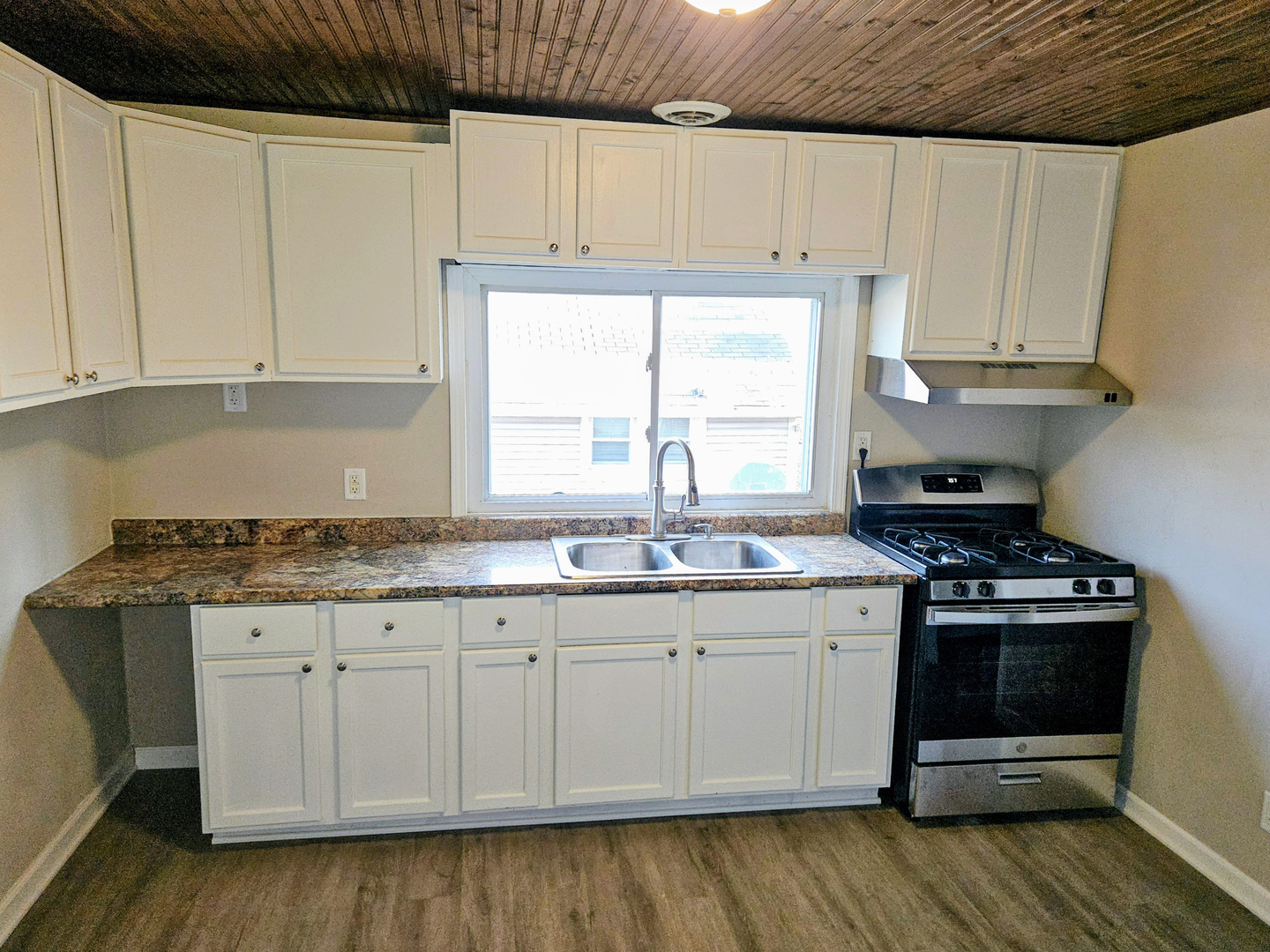1320 S 13th Street, Pekin, IL 61554