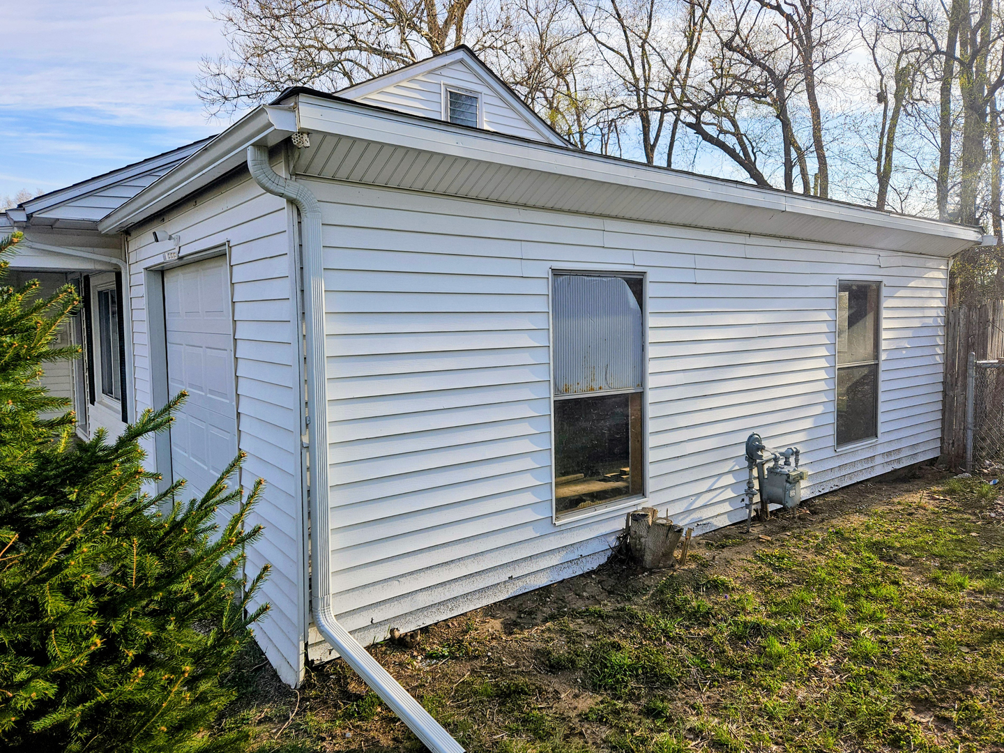 1320 S 13th Street, Pekin, IL 61554