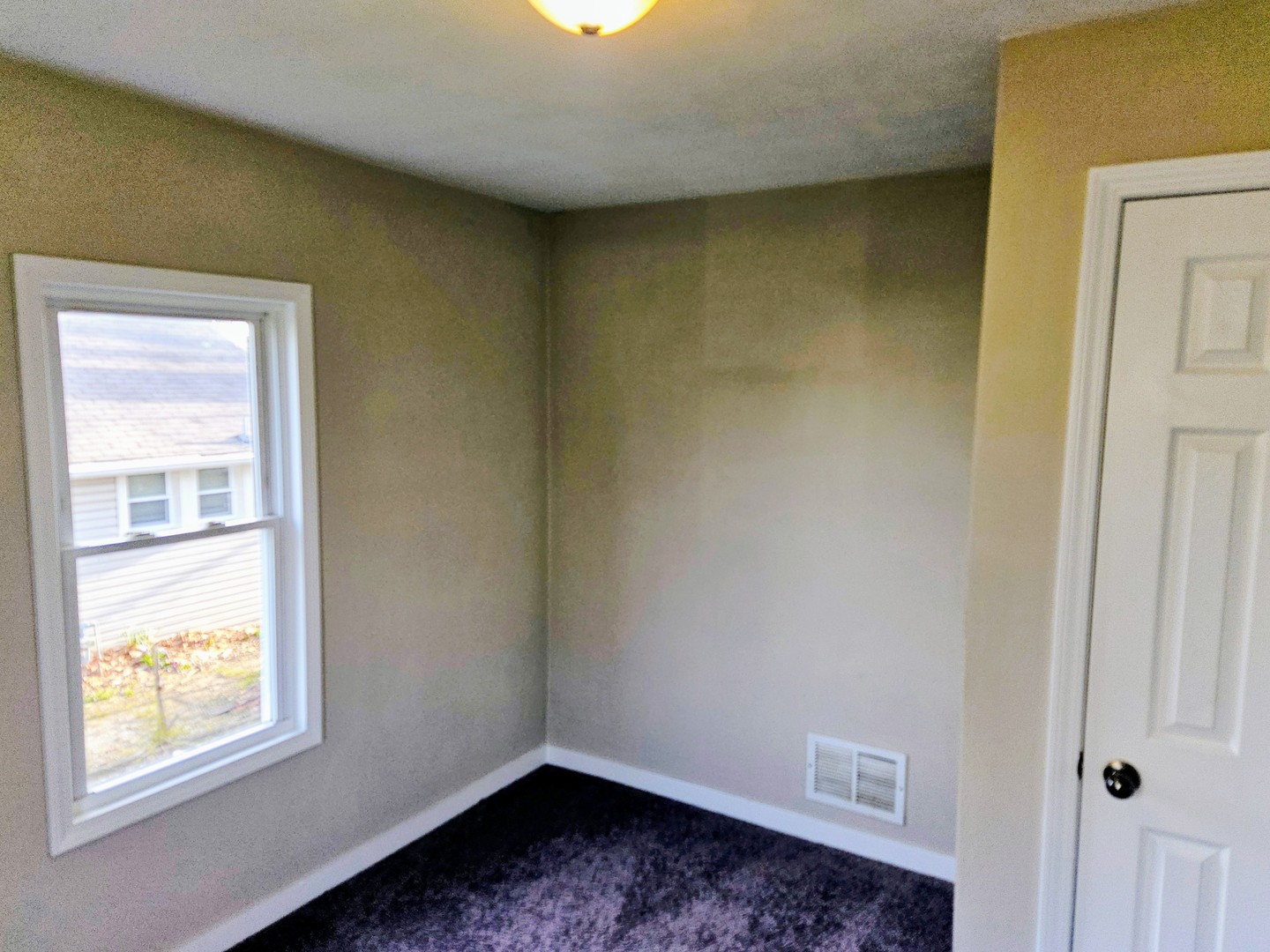 1320 S 13th Street, Pekin, IL 61554