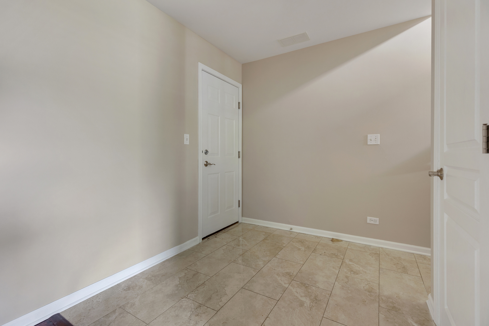 101 Driscoll Lane #6, Wood Dale, IL 60191