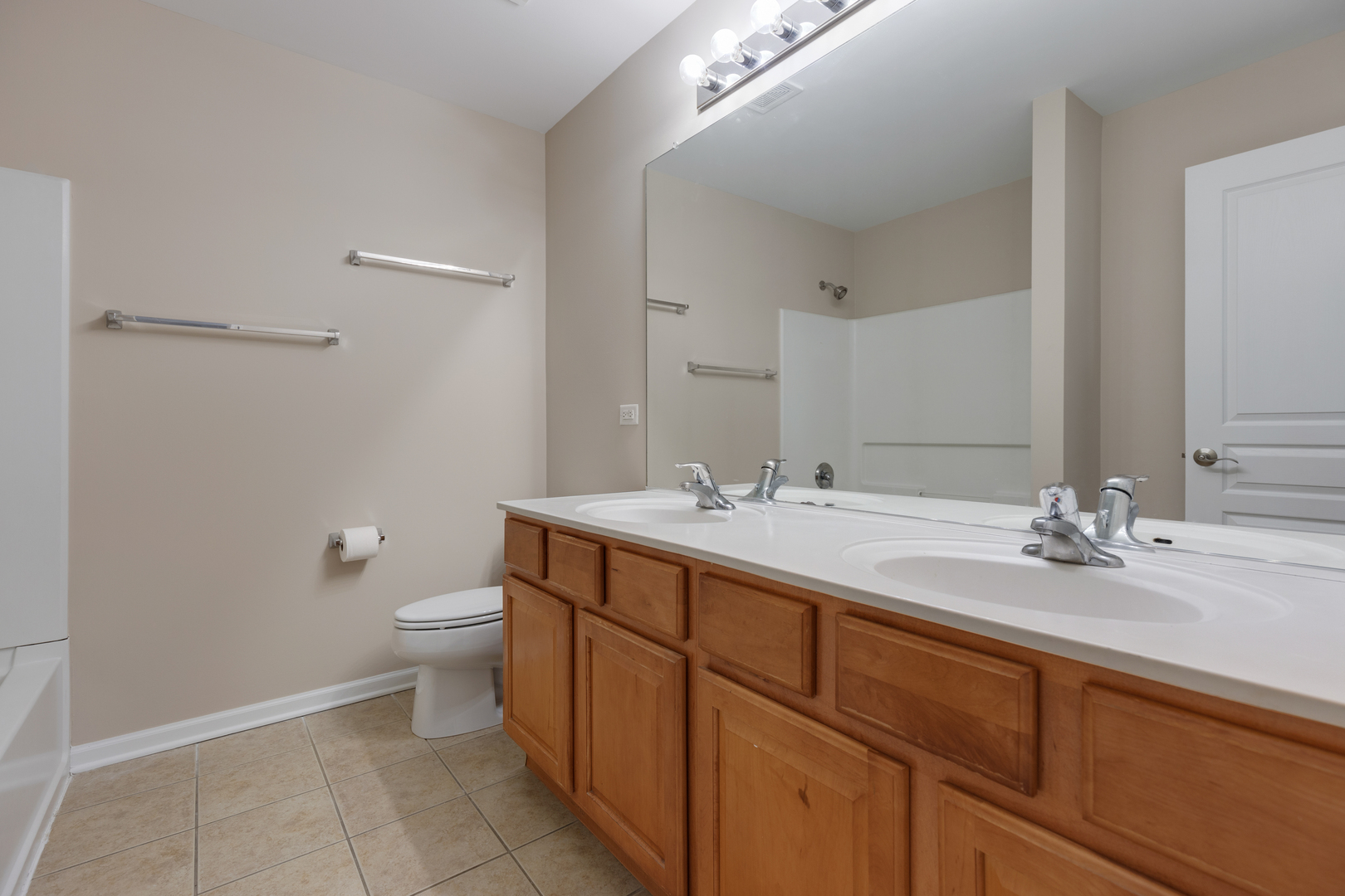 101 Driscoll Lane #6, Wood Dale, IL 60191
