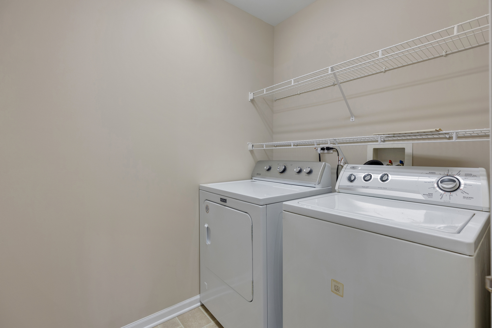 101 Driscoll Lane #6, Wood Dale, IL 60191