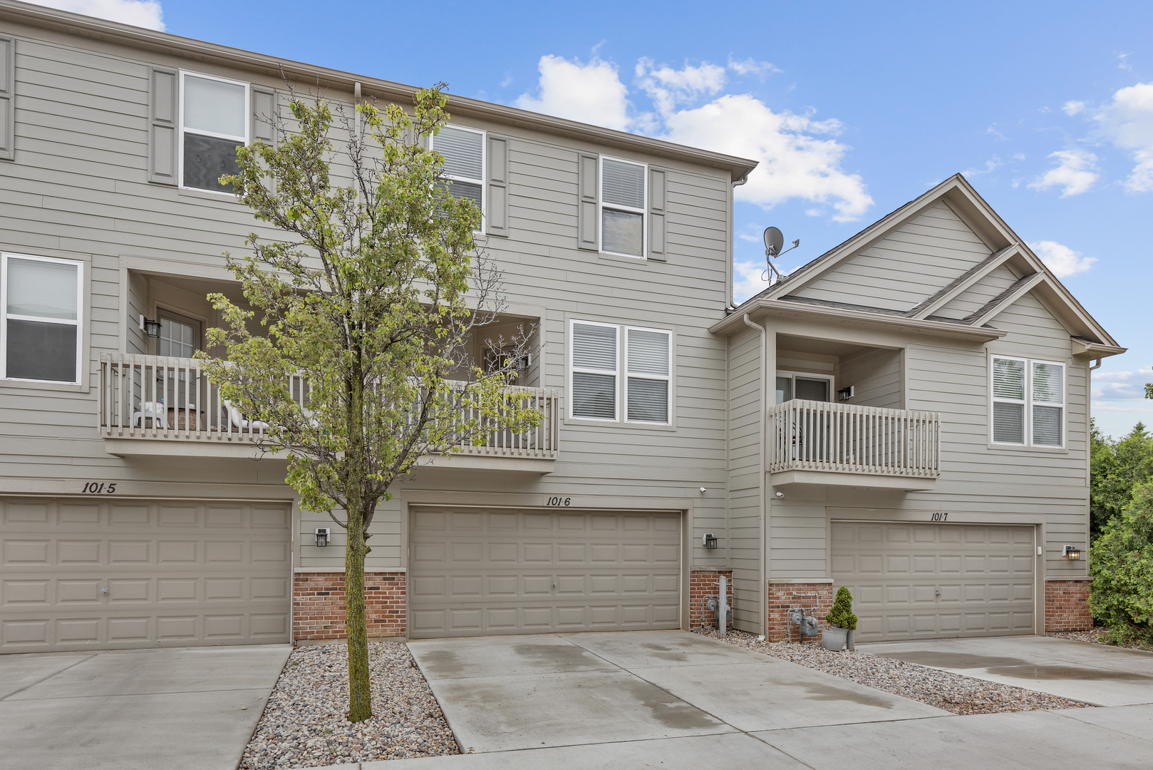 101 Driscoll Lane #6, Wood Dale, IL 60191