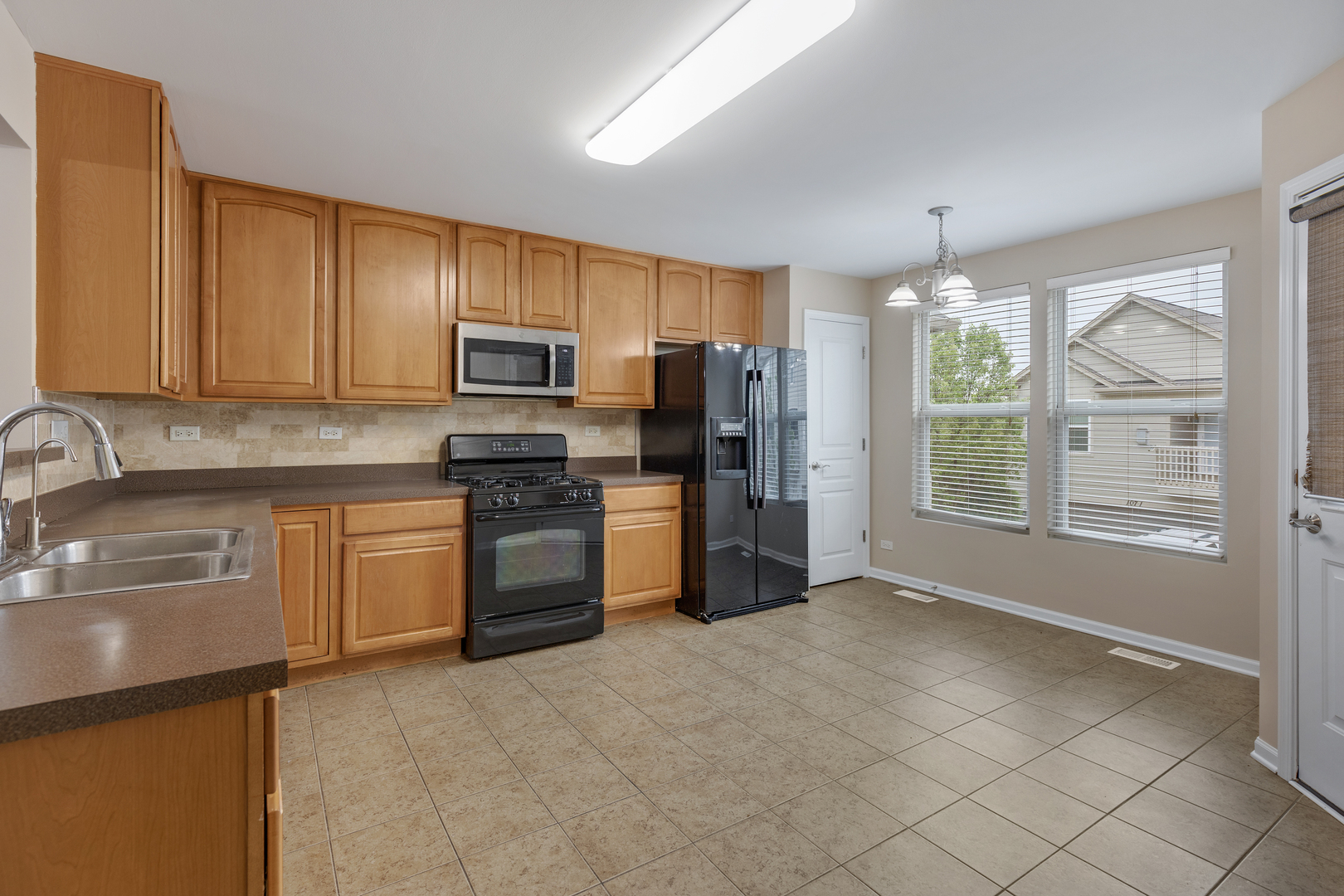 101 Driscoll Lane #6, Wood Dale, IL 60191