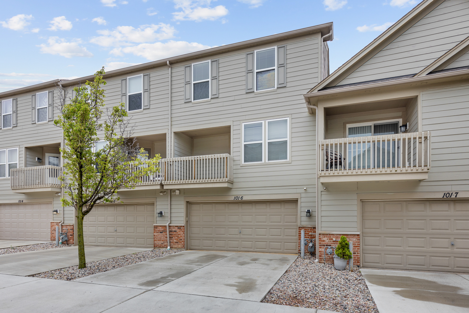 101 Driscoll Lane #6, Wood Dale, IL 60191