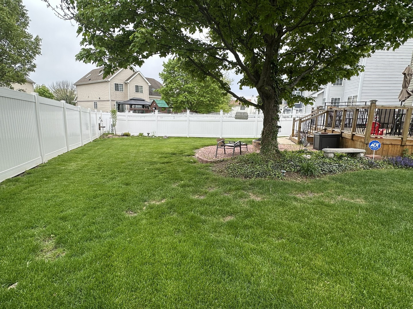 1575 Woodbury Circle, Gurnee, IL 60031