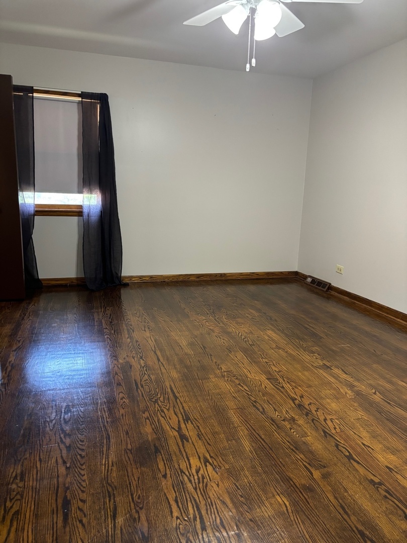 851 N Northwest Highway #2, Park Ridge, IL 60068