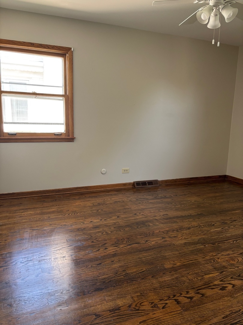 851 N Northwest Highway #2, Park Ridge, IL 60068