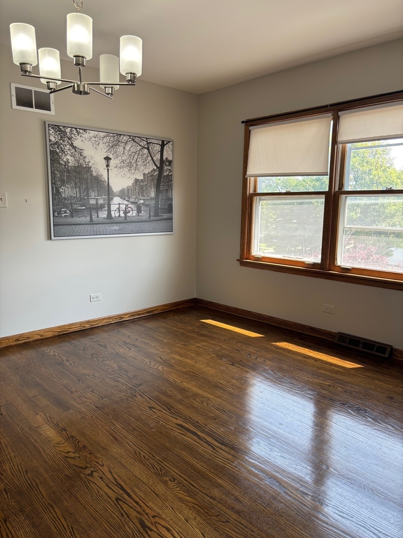 851 N Northwest Highway #2, Park Ridge, IL 60068