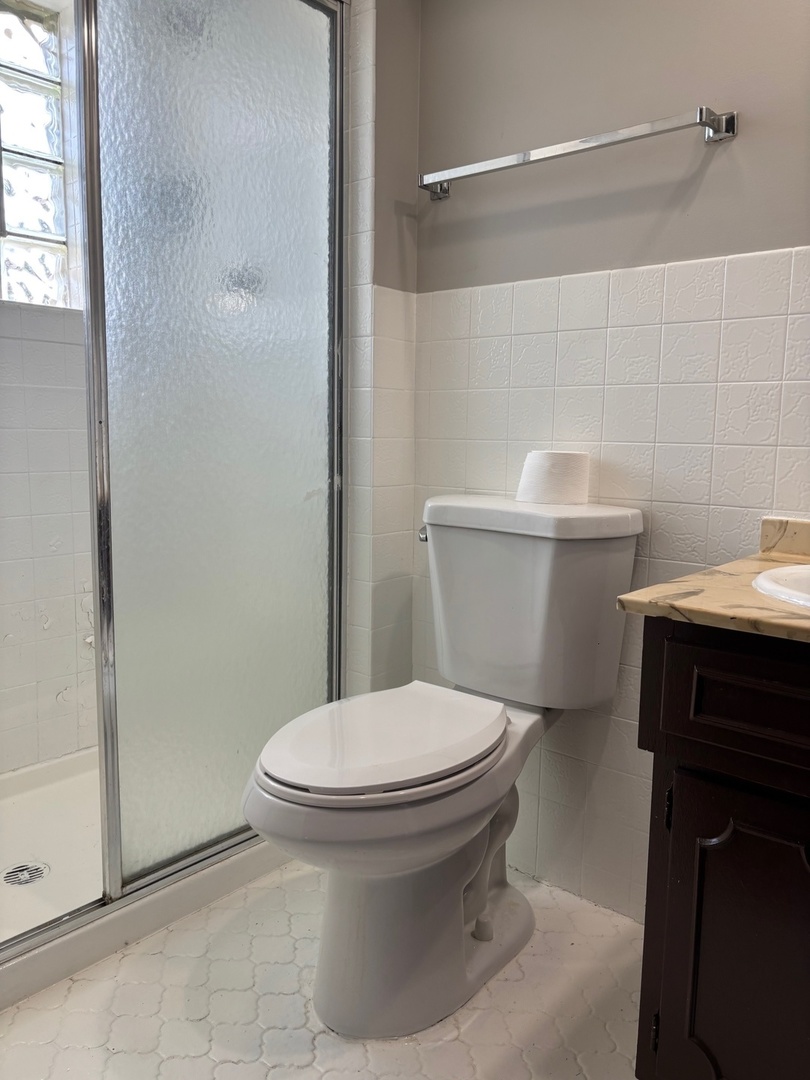 851 N Northwest Highway #2, Park Ridge, IL 60068