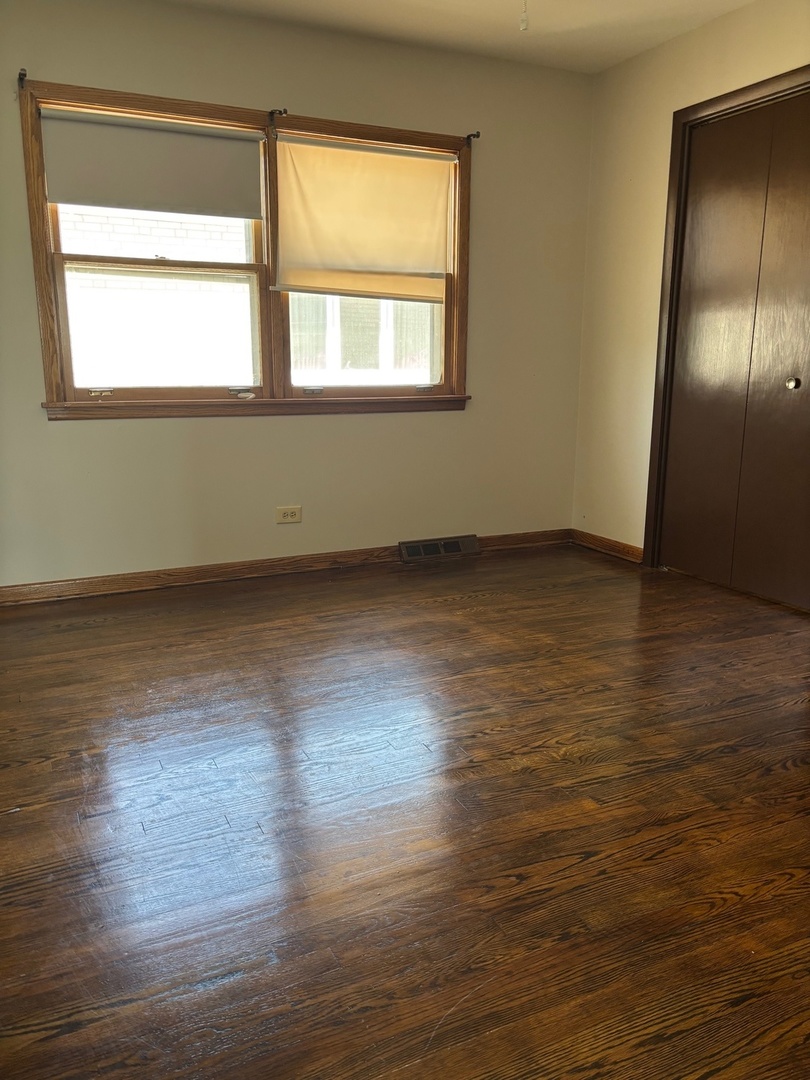 851 N Northwest Highway #2, Park Ridge, IL 60068