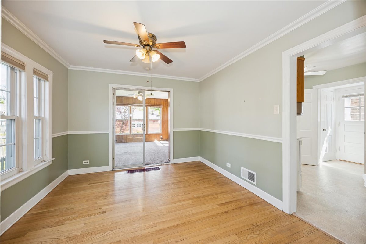 9328 Jefferson Avenue, Brookfield, IL 60513