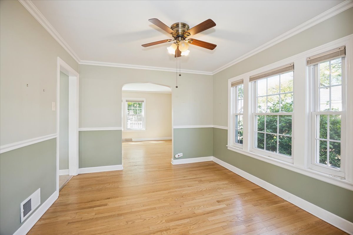 9328 Jefferson Avenue, Brookfield, IL 60513