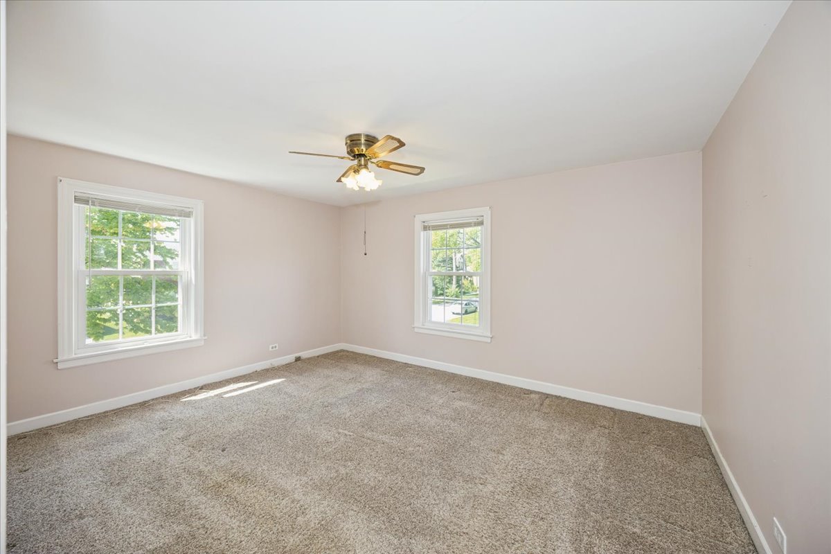 9328 Jefferson Avenue, Brookfield, IL 60513