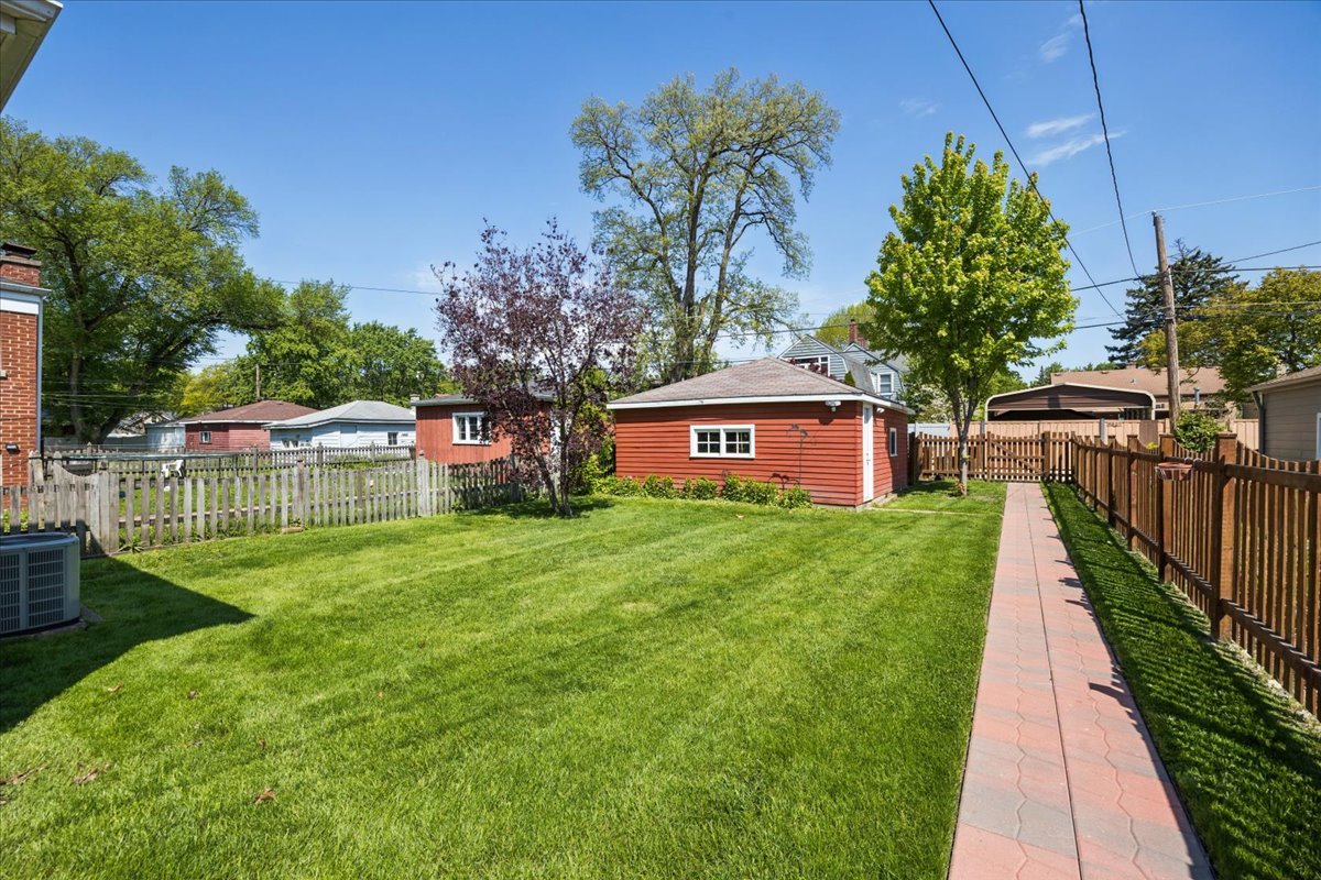 9328 Jefferson Avenue, Brookfield, IL 60513