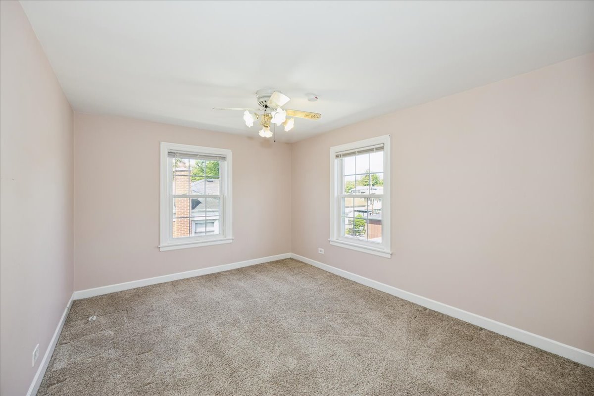 9328 Jefferson Avenue, Brookfield, IL 60513