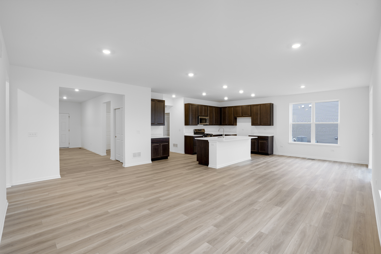 369 Cottrell Lane, Aurora, IL 60506