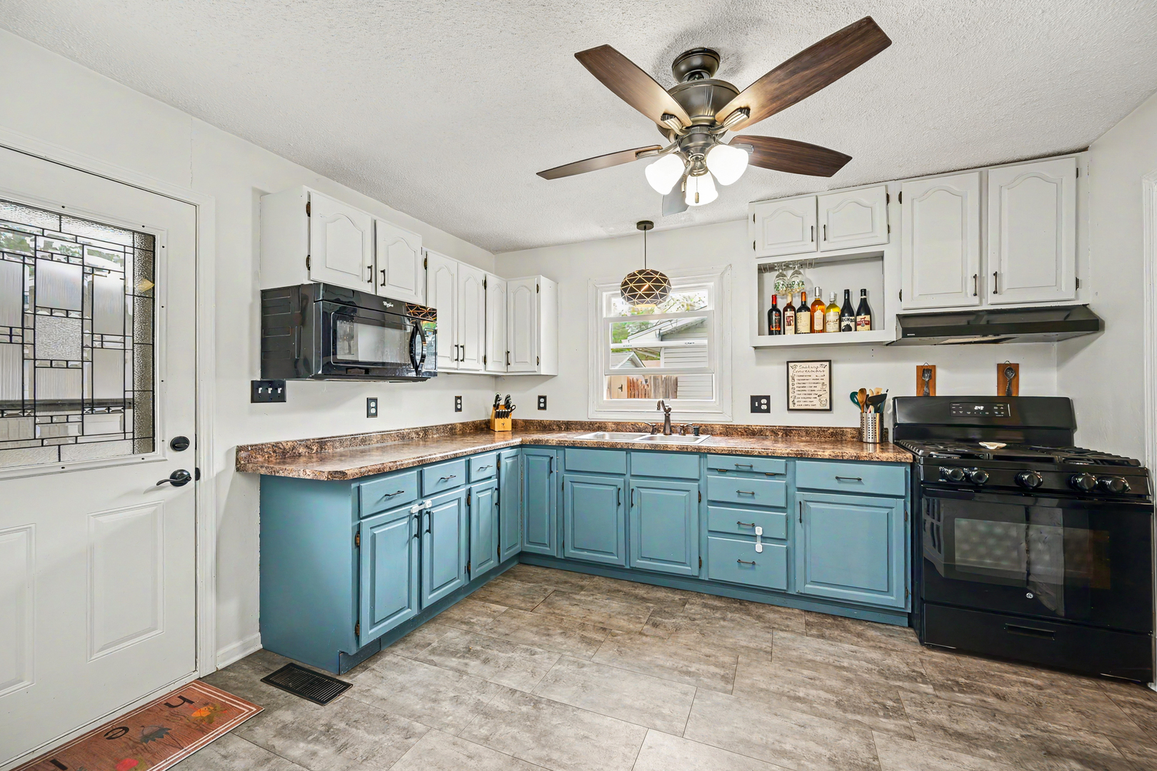 911 Lilac Lane, Joliet, IL 60435