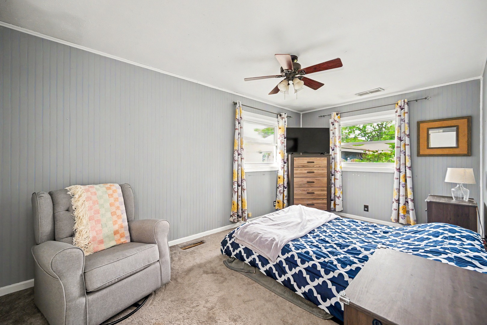 911 Lilac Lane, Joliet, IL 60435