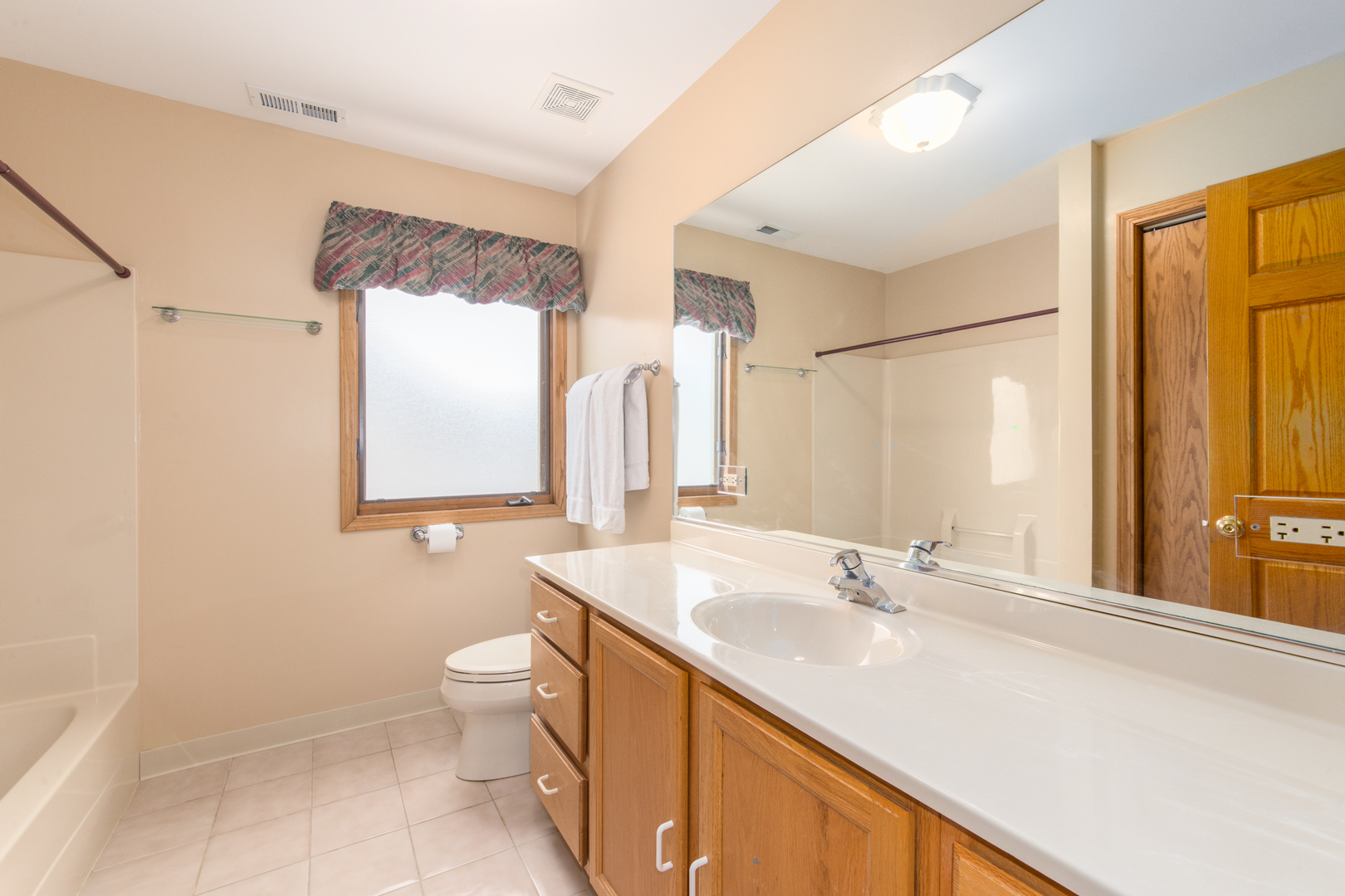 7349 W Ibsen Street, Chicago, IL 60631