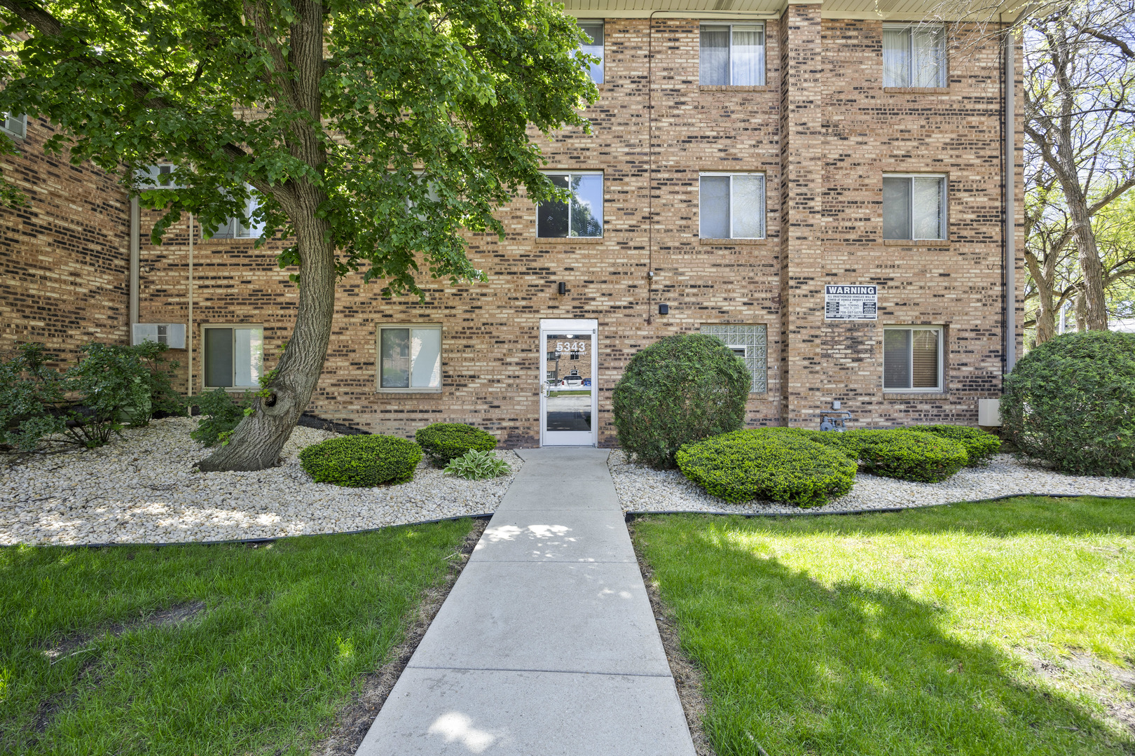 5343 Waterbury Court #2403, Crestwood, IL 60418