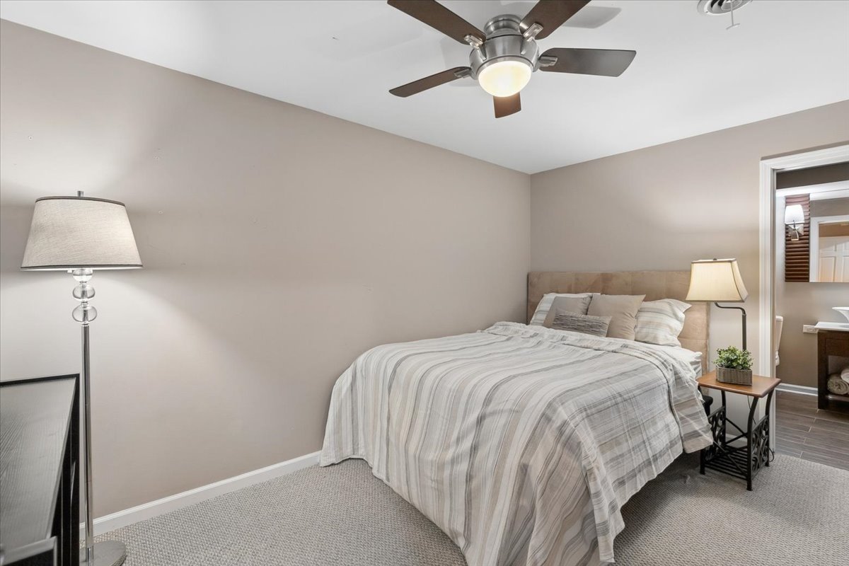 459 Rock Hall Circle, Grayslake, IL 60030