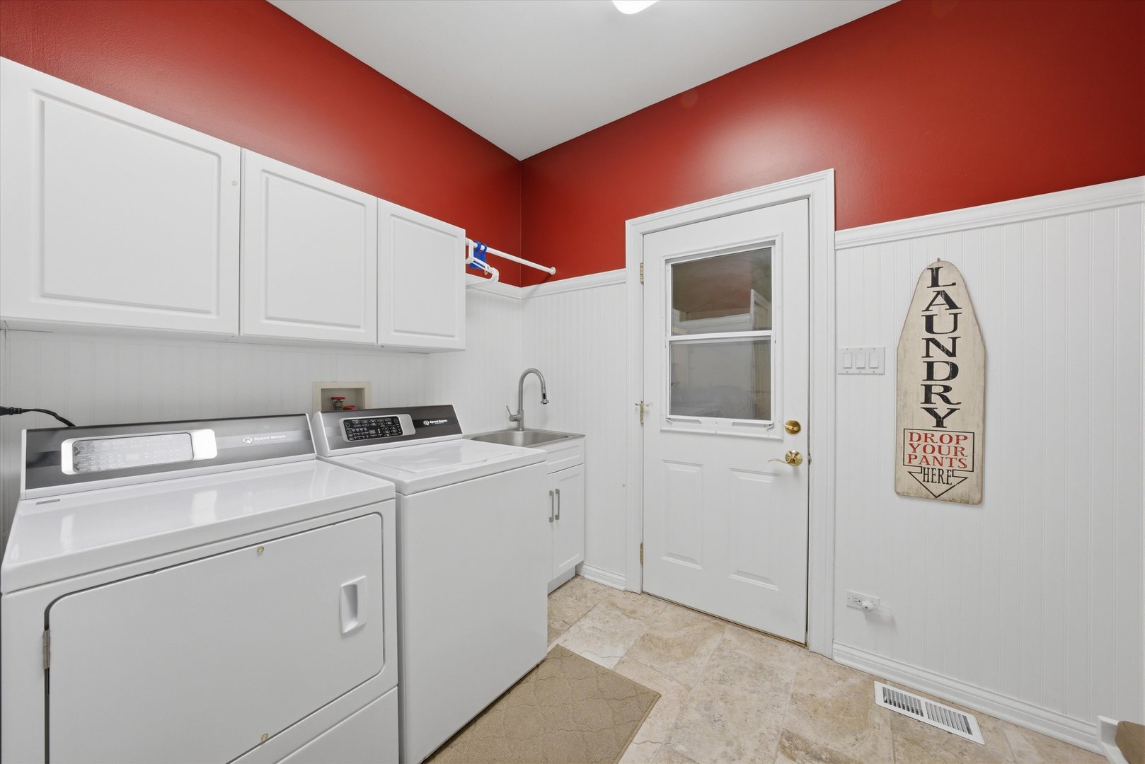 25155 S Stoney Island Avenue, Crete, IL 60417
