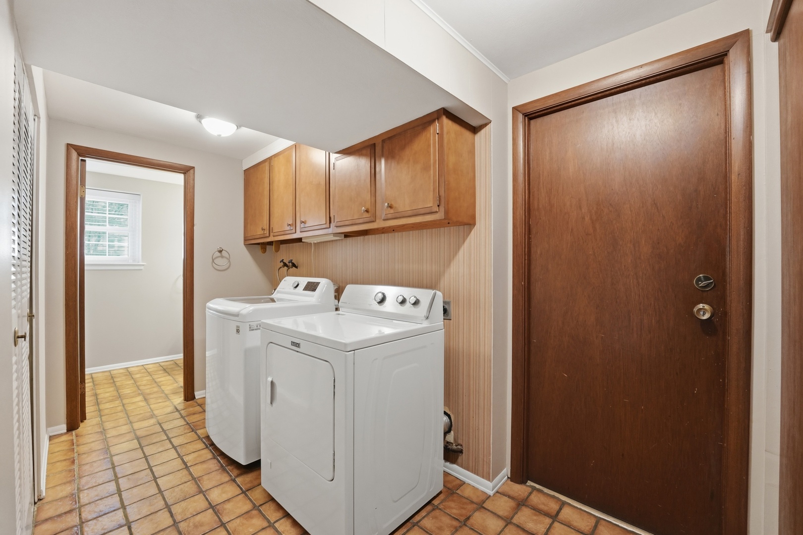 516 Janine Lane, Schaumburg, IL 60193
