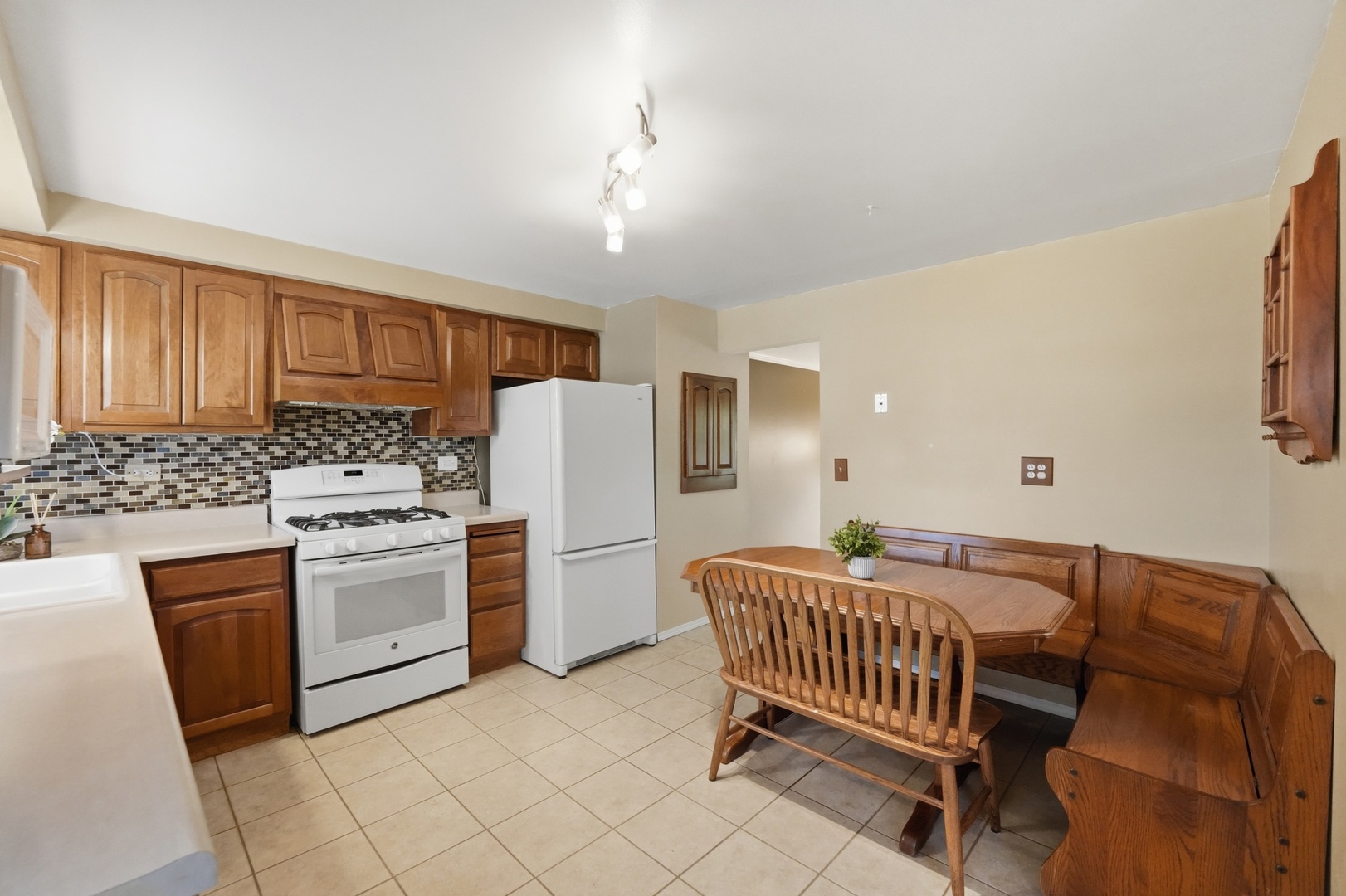 516 Janine Lane, Schaumburg, IL 60193